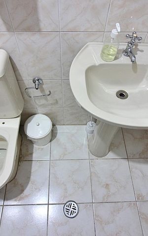 Casa à venda com 200m², 3 quartos e 1 vagaBanheiro do Quarto 1 - Suíte