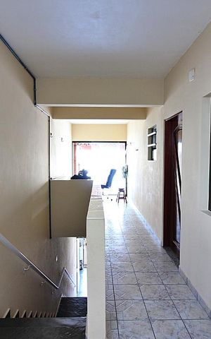 Casa à venda com 200m², 3 quartos e 1 vagaCorredor