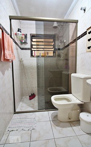 Casa à venda com 200m², 3 quartos e 1 vagaBanheiro do Quarto 1 - Suíte