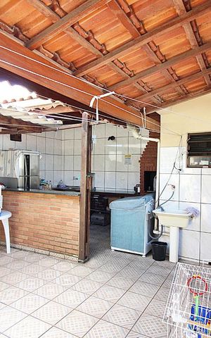Casa à venda com 200m², 3 quartos e 1 vagaLavanderia