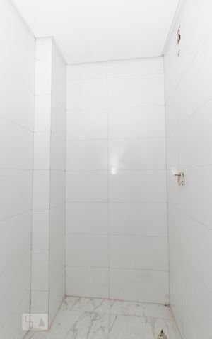 Apartamento para alugar com 45m², 2 quartos e sem vagaBanheiro