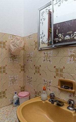 Casa à venda com 231m², 4 quartos e 3 vagas Casa à venda com 231m², 4 quartos e 3 vagasBanheiro