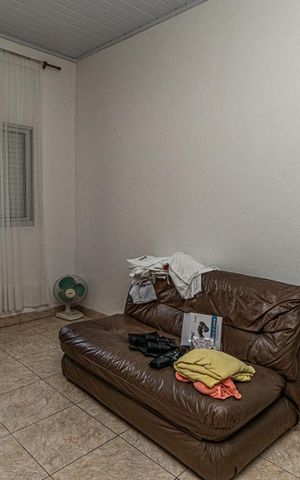 Casa à venda com 231m², 4 quartos e 3 vagas Casa à venda com 231m², 4 quartos e 3 vagasQuarto 3