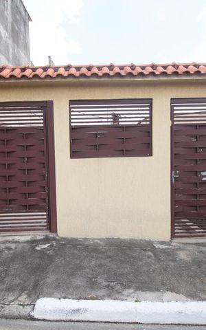 Casa à venda com 100m², 3 quartos e 6 vagasFachada