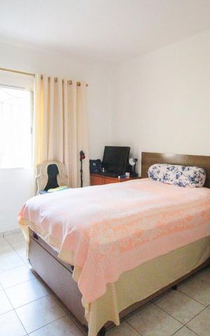 Casa à venda com 100m², 3 quartos e 6 vagas Casa à venda com 100m², 3 quartos e 6 vagasQuarto 1