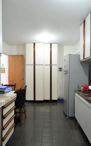 Apartamento à venda com 139m², 5 quartos e 2 vagasCozinha