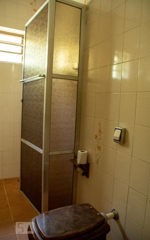 Casa à venda com 110m², 3 quartos e 2 vagas Casa à venda com 110m², 3 quartos e 2 vagasBanheiro 1