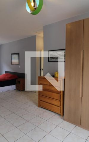 Casa para alugar com 300m², 5 quartos e 6 vagasSuíte