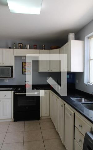 Casa para alugar com 300m², 5 quartos e 6 vagasCozinha