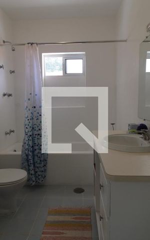 Casa para alugar com 300m², 5 quartos e 6 vagasBanheiro