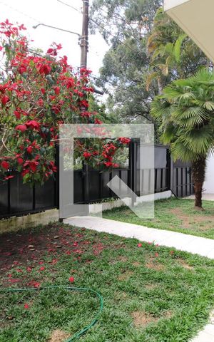 Casa para alugar com 300m², 5 quartos e 6 vagasJardim frente da casa