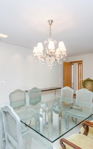 Apartamento à venda com 126m², 3 quartos e 2 vagas Apartamento à venda com 126m², 3 quartos e 2 vagasSala