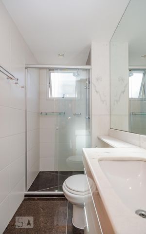 Apartamento à venda com 126m², 3 quartos e 2 vagas Apartamento à venda com 126m², 3 quartos e 2 vagasBanheiro da Suíte