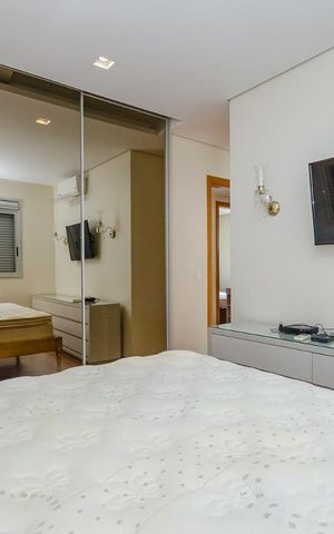 Apartamento à venda com 126m², 3 quartos e 2 vagas Apartamento à venda com 126m², 3 quartos e 2 vagasSuíte