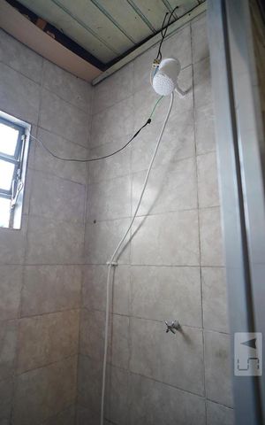 Casa à venda com 85m², 3 quartos e 2 vagasBanheiro