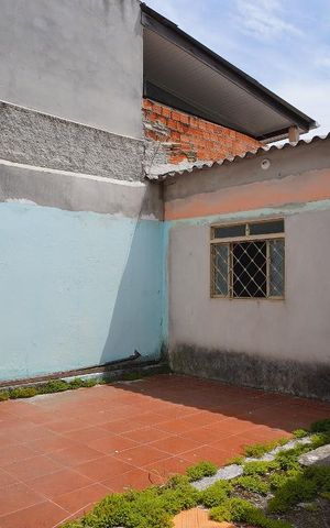 Casa à venda com 85m², 3 quartos e 2 vagasPátio