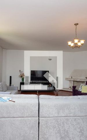 Casa à venda com 400m², 3 quartos e 4 vagas Casa à venda com 400m², 3 quartos e 4 vagasSala