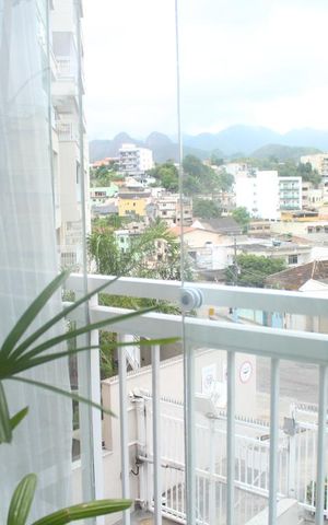 Apartamento à venda com 100m², 2 quartos e 1 vagaVaranda