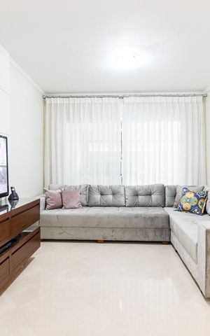 Casa à venda com 200m², 3 quartos e 2 vagasSala
