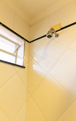 Casa à venda com 200m², 3 quartos e 2 vagasBanheiro da Suíte