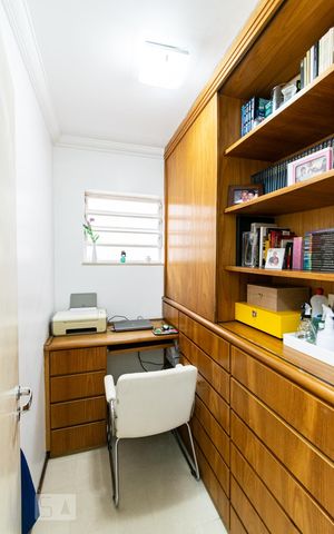 Casa à venda com 200m², 3 quartos e 2 vagasEscritório