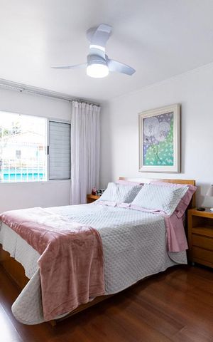 Casa à venda com 200m², 3 quartos e 2 vagasSuíte
