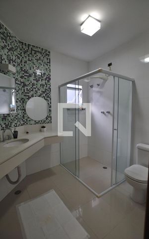 Casa à venda com 370m², 3 quartos e 3 vagasBanheiro