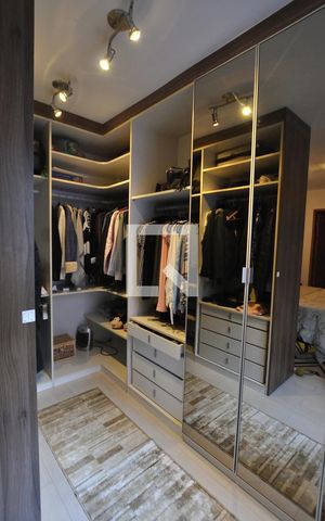 Casa à venda com 370m², 3 quartos e 3 vagasQuarto 1 - Closet
