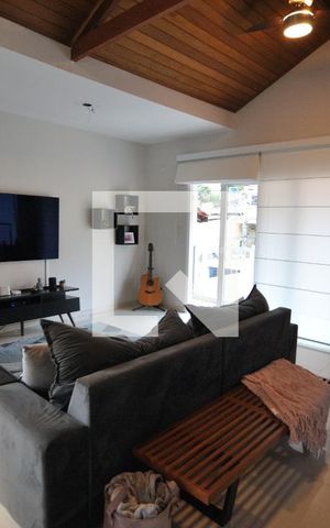 Casa à venda com 370m², 3 quartos e 3 vagasSala de Tv