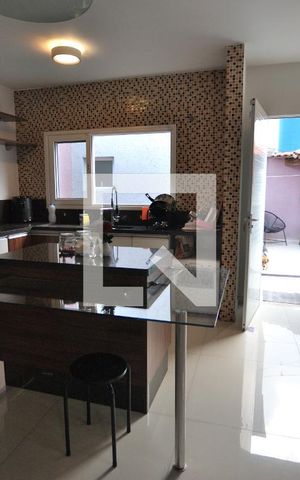Casa à venda com 370m², 3 quartos e 3 vagasCozinha