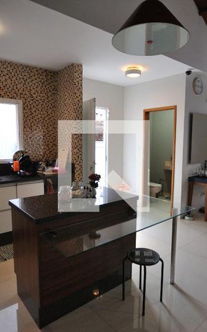 Casa à venda com 370m², 3 quartos e 3 vagasCozinha