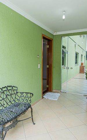 Casa à venda com 264m², 4 quartos e 4 vagas Casa à venda com 264m², 4 quartos e 4 vagasHall de Entrada