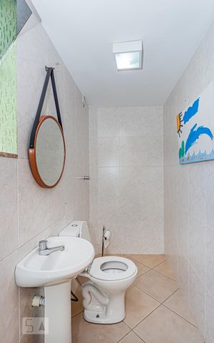 Casa à venda com 264m², 4 quartos e 4 vagas Casa à venda com 264m², 4 quartos e 4 vagasBanheiro