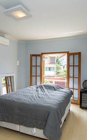 Casa à venda com 264m², 4 quartos e 4 vagas Casa à venda com 264m², 4 quartos e 4 vagasSuite 1