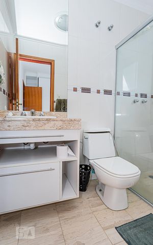 Casa à venda com 264m², 4 quartos e 4 vagas Casa à venda com 264m², 4 quartos e 4 vagasBanheiro suite 2