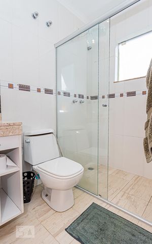 Casa à venda com 264m², 4 quartos e 4 vagas Casa à venda com 264m², 4 quartos e 4 vagasBanheiro suite 2