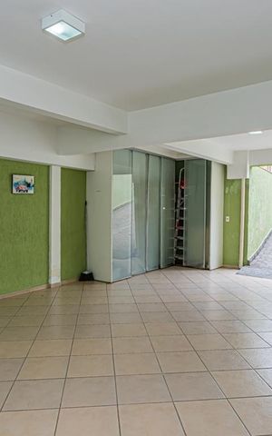 Casa à venda com 264m², 4 quartos e 4 vagas Casa à venda com 264m², 4 quartos e 4 vagasGaragem