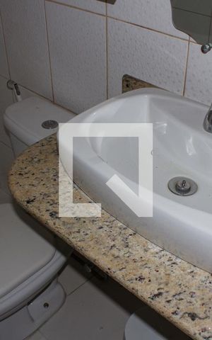 Casa para alugar com 450m², 5 quartos e 4 vagasBanheiro da Suíte 01