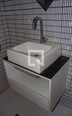 Casa para alugar com 450m², 5 quartos e 4 vagasBanheiro Social