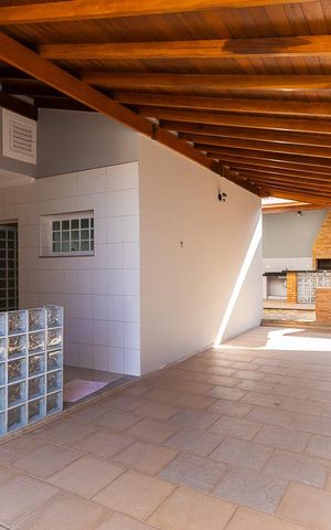 Casa para alugar com 180m², 3 quartos e 4 vagas Casa para alugar com 180m², 3 quartos e 4 vagasVagas de garagem