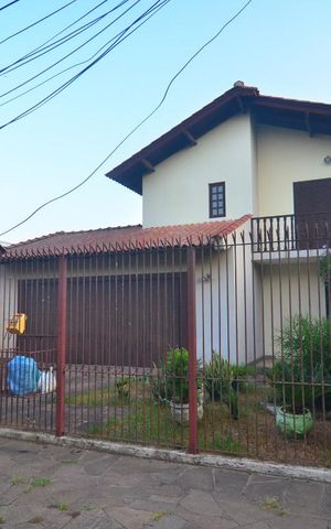 Casa à venda com 377m², 5 quartos e 2 vagasFachada
