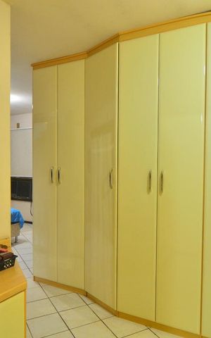 Casa à venda com 377m², 5 quartos e 2 vagasCloset