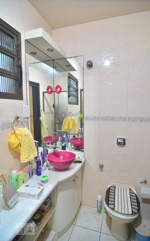 Casa à venda com 377m², 5 quartos e 2 vagasBanheiro social