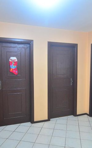 Casa à venda com 377m², 5 quartos e 2 vagasAcesso dormitórios