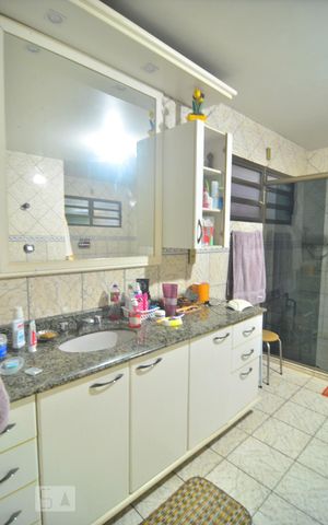 Casa à venda com 377m², 5 quartos e 2 vagasBanheiro Suíte