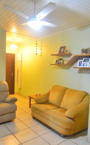 Casa à venda com 377m², 5 quartos e 2 vagasSala