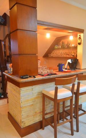 Casa à venda com 377m², 5 quartos e 2 vagasBar