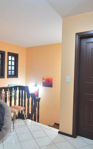 Casa à venda com 377m², 5 quartos e 2 vagasAcesso dormitórios