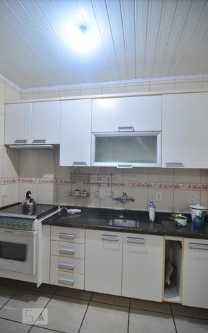 Casa à venda com 377m², 5 quartos e 2 vagasCozinha