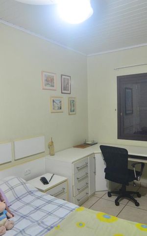 Casa à venda com 377m², 5 quartos e 2 vagasQuarto 2